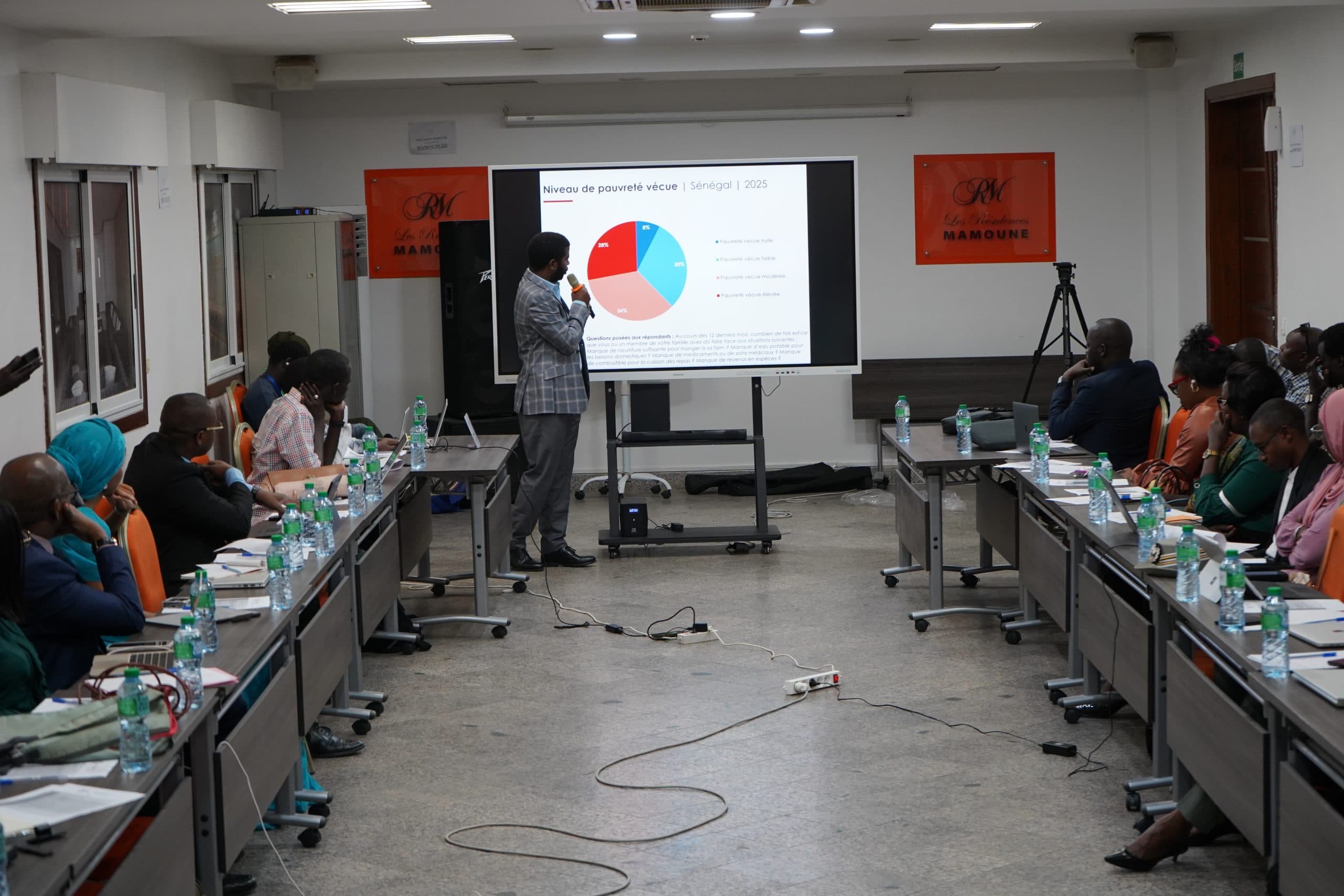 Le Sénégal face à ses défis économiques, à la corruption et aux attentes de sa jeunesse : le CRES livre au public  les résultats du Round 10 de l'enquête Afrobarometer.